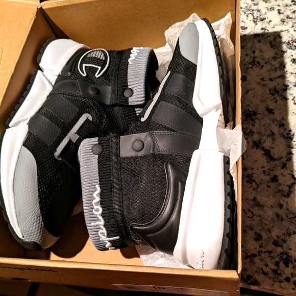 Champion Black & Gray Size 10 - Picture 4 of 11